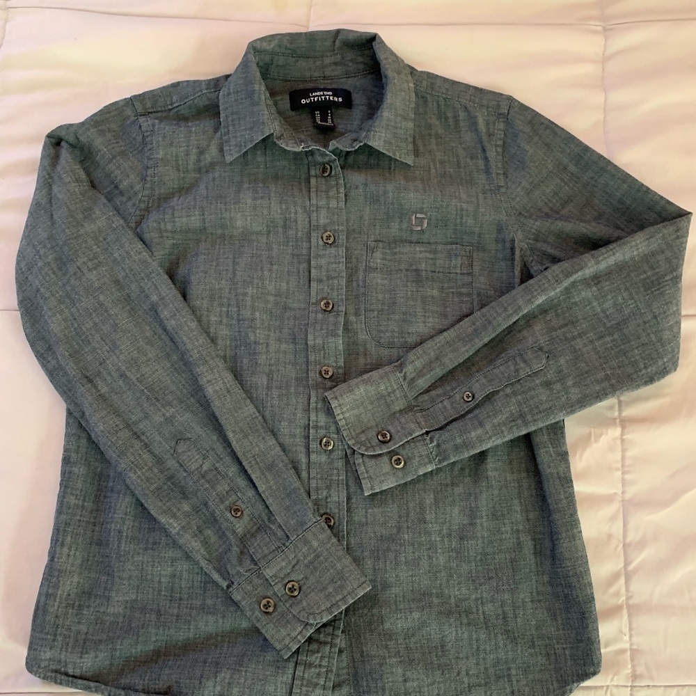 Chase Apparel Land’s End Button up Size 6